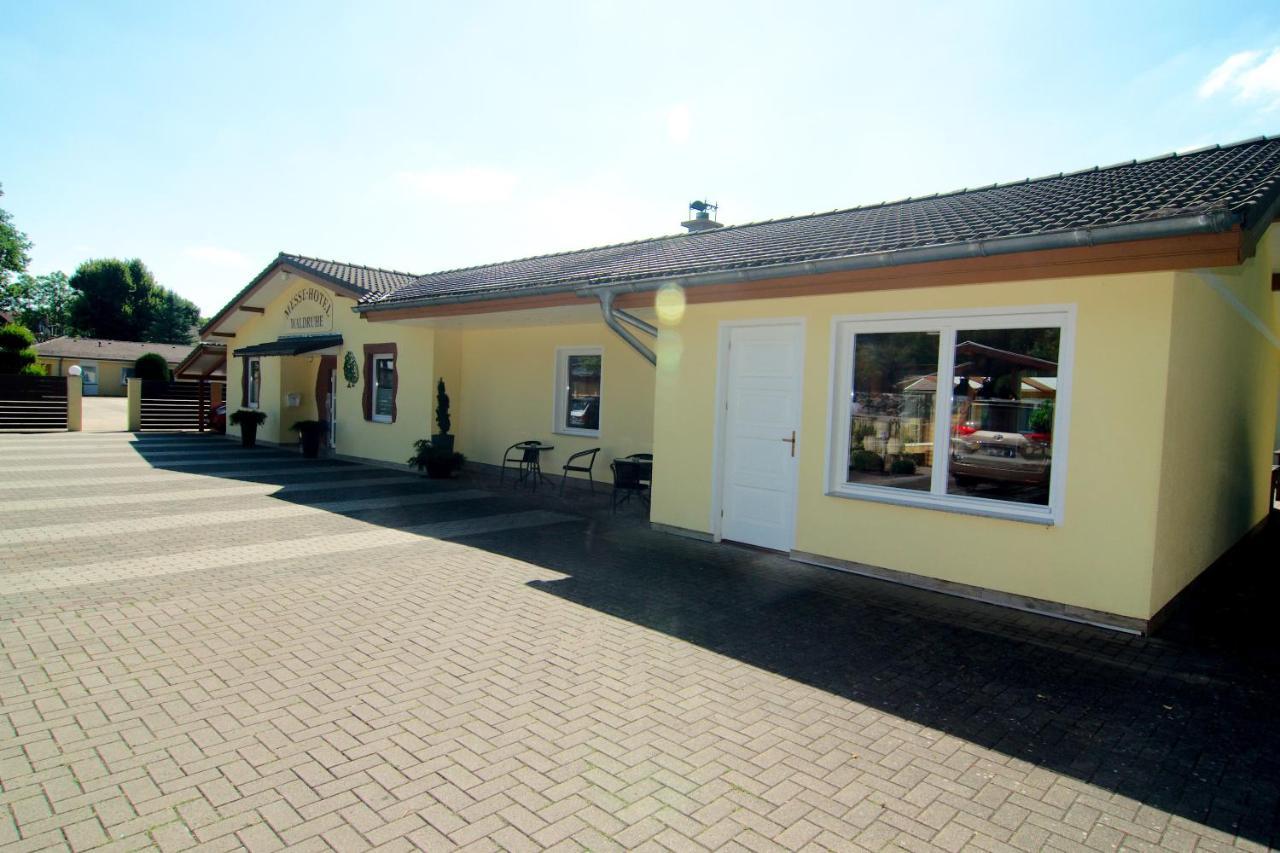 Messe-Hotel "Waldruhe" Giesen Zewnętrze zdjęcie
