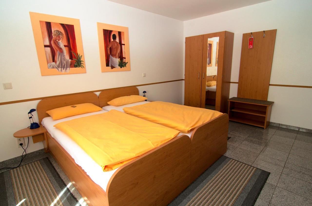 Messe-Hotel "Waldruhe" Giesen Zewnętrze zdjęcie